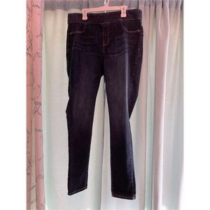 Old Navy Rockstar Mid-Rise Jeans. Size 12.